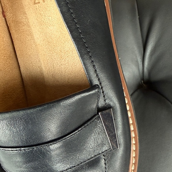 Naturalizer Navy Suede Penny Loafers with Brown Trim - Picture 3 of 7